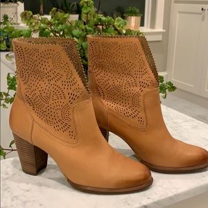 Worn once!!! UGG boots!